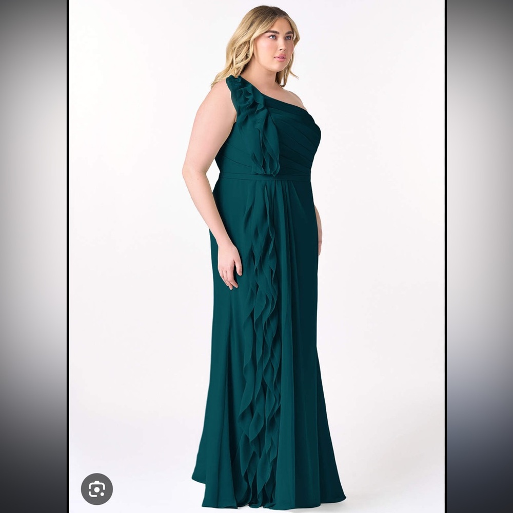 Azazie Bridesmaid Dress- Pine, Size A26